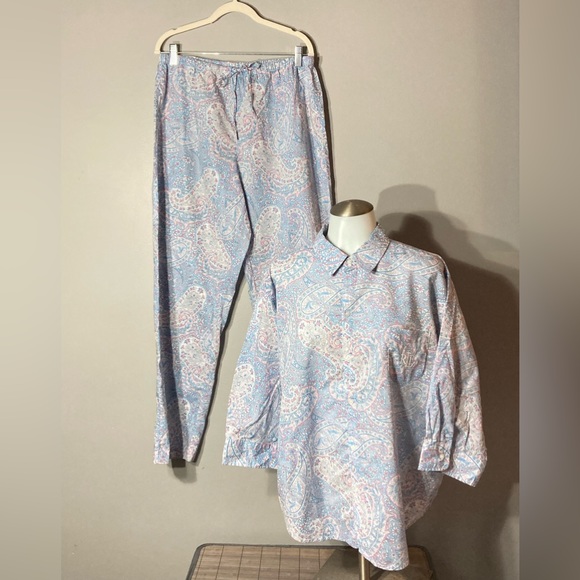 SOLD🩵Lauren Ralph Lauren L
Cotton Pajama Pant Set
Paisley Print Blue & Pink - Picture 2 of 14